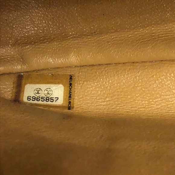 CHANEL SQUARE QUILT FLAP BAG - Picture 4 of 8